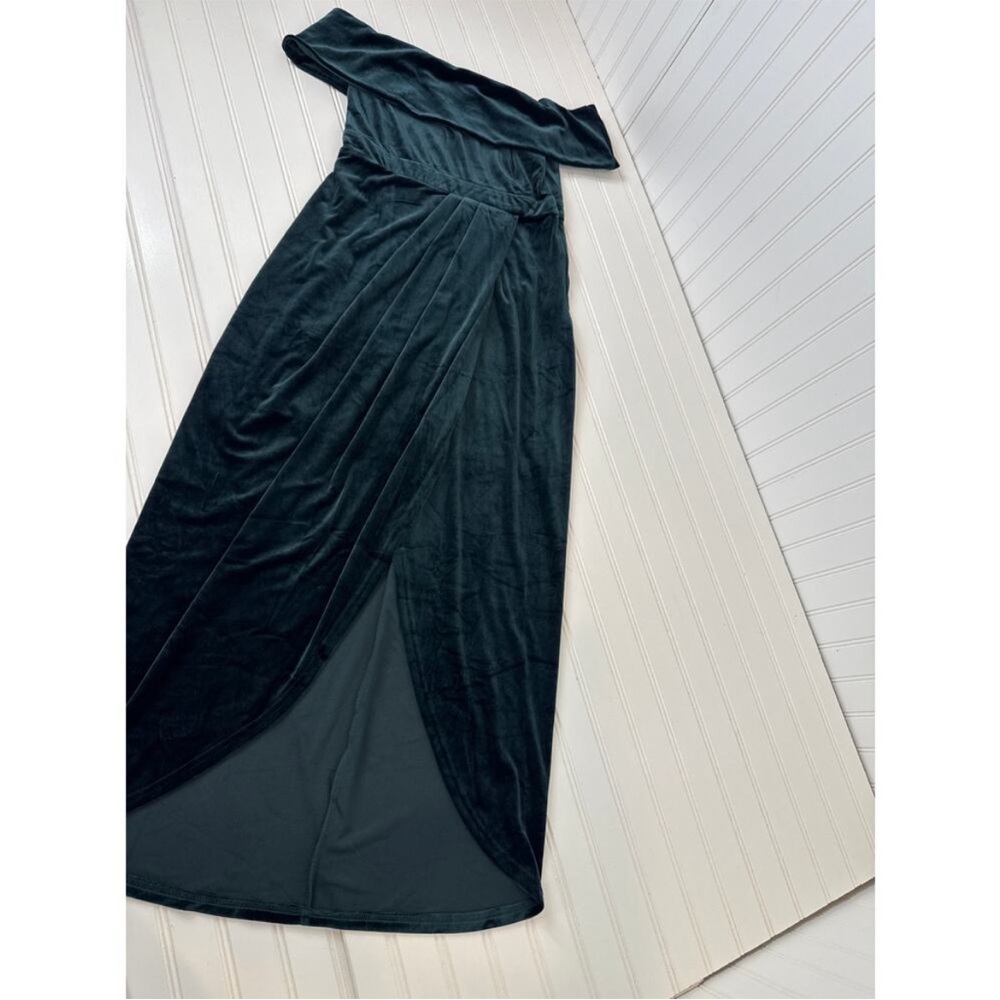 Lulu's Strapless Green Velvet Dress - Picture 4 of 8